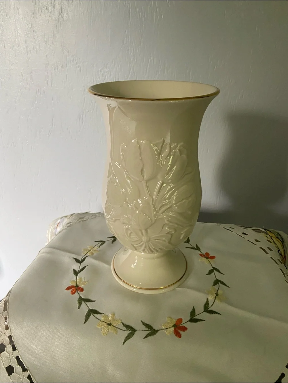 Lenox 9” limited edition 24K gold accent vase tulip splendor 2002